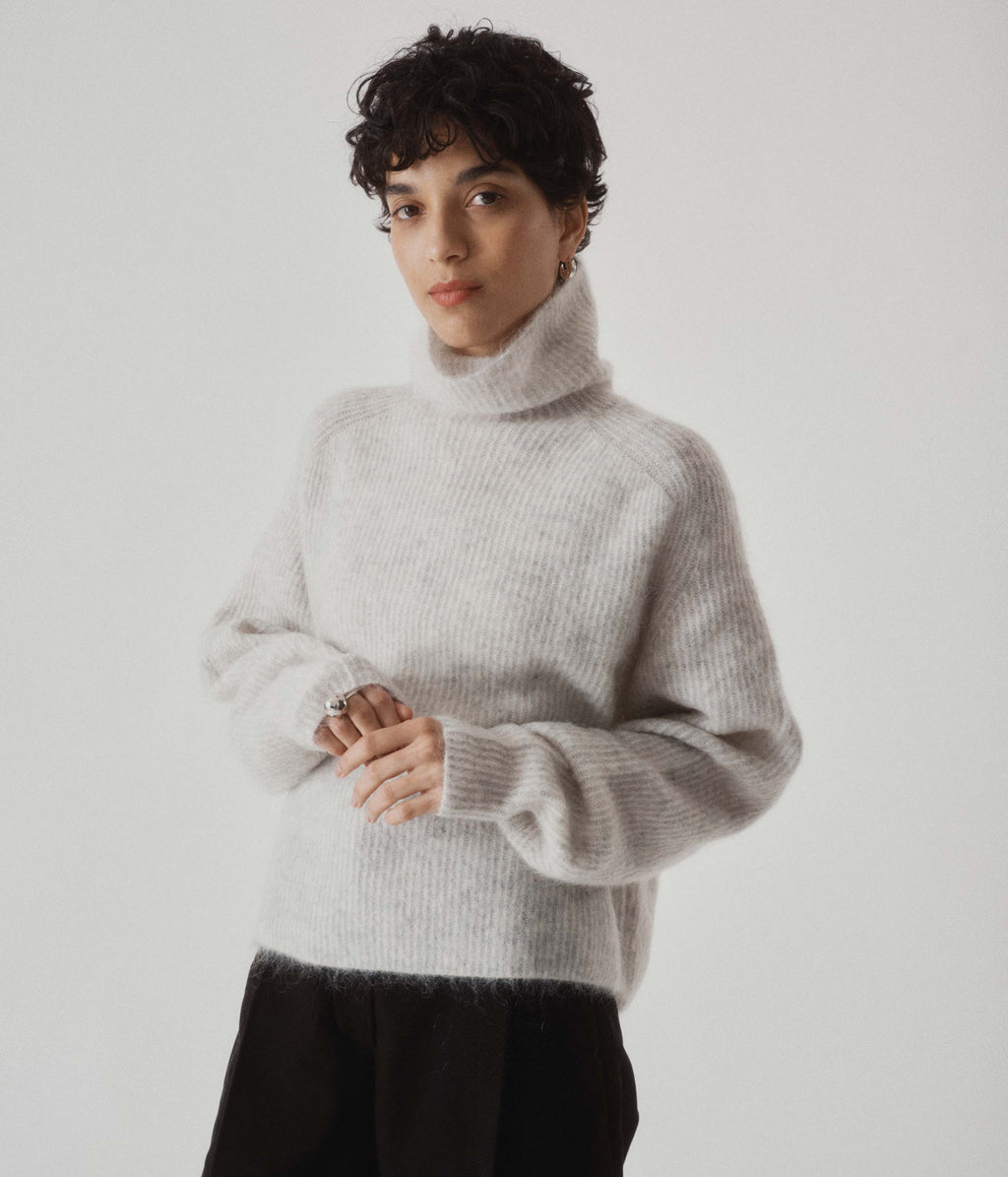 美品✨SAYAKA DAVIS MOHAIR VOLUME KNIT グレー Mohair Highneck in Blizzard – SAYAKA DAVIS NEW YORK