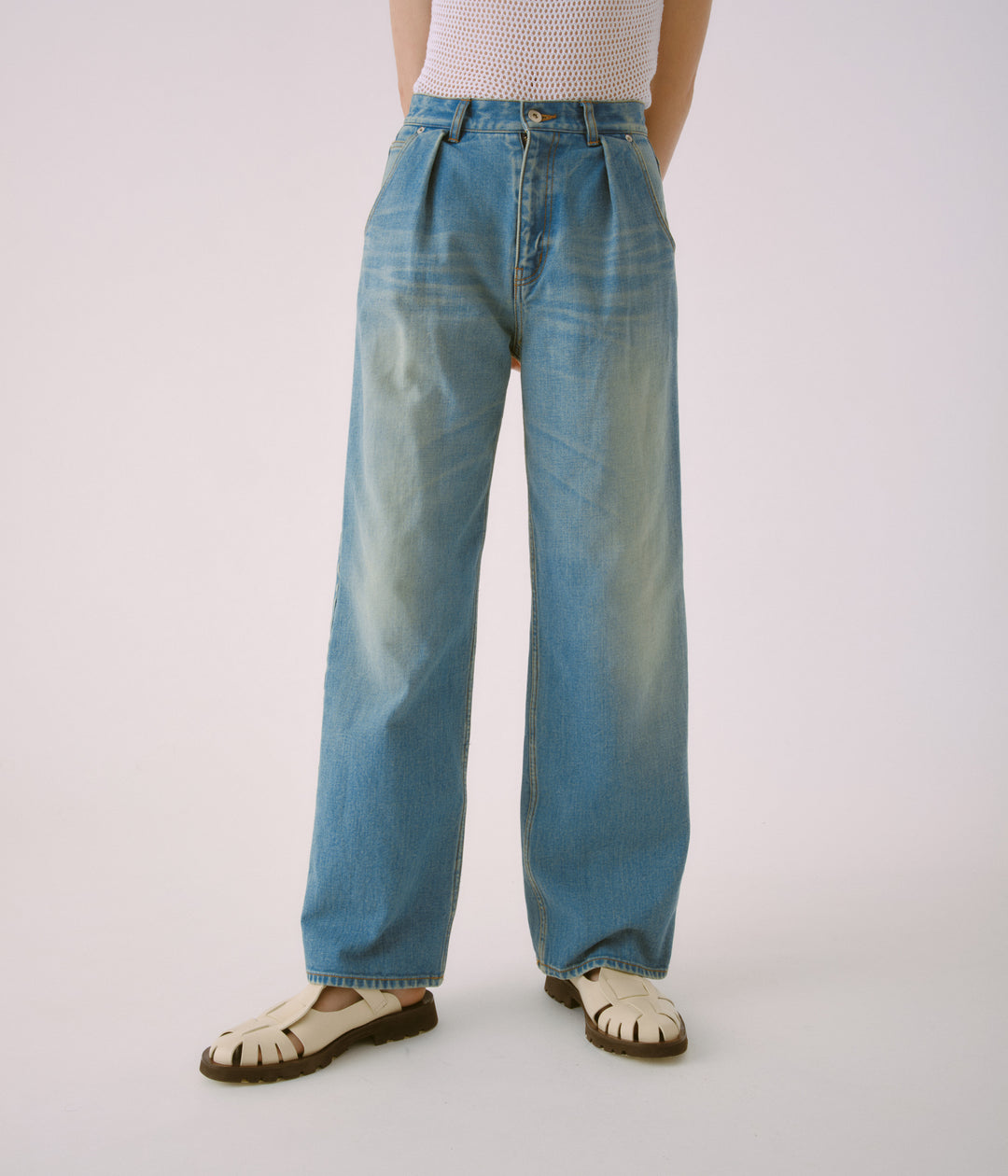 Mid Weight Tucked Wide-leg Denim in Light Blue