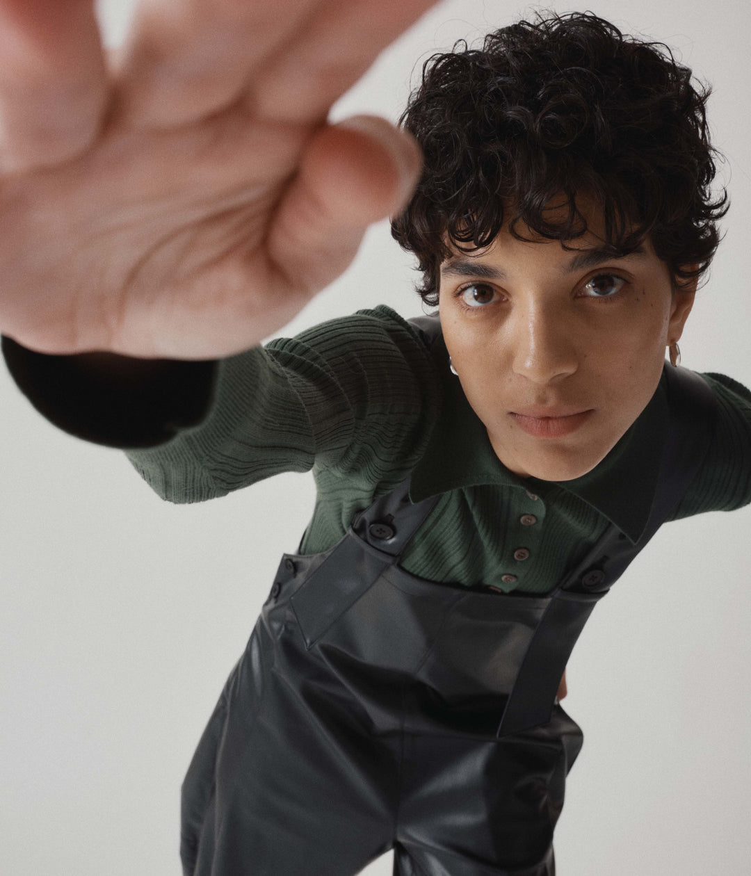 新品未使用タグ付　SAYAKA DAVIS V-neck Jumsuit S VEGAN LEATHER COVERALL IN BLACK – SAYAKA DAVIS NEW YORK