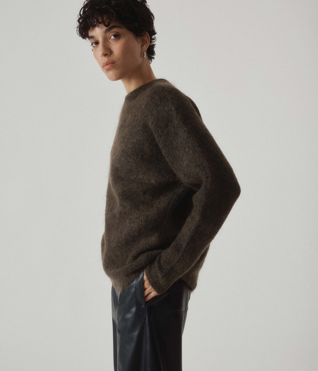 新品未使用タグ付　SAYAKA DAVIS V-neck Jumsuit S Mohair Sweater in Olive – SAYAKA DAVIS NEW YORK